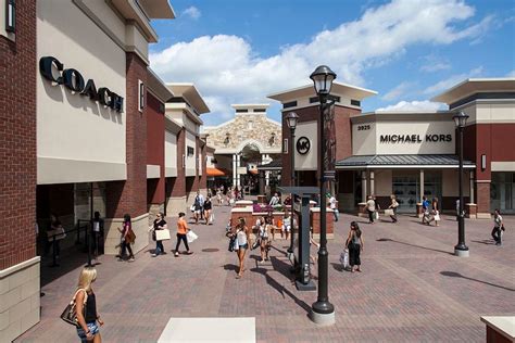 eagan outlet center stores.